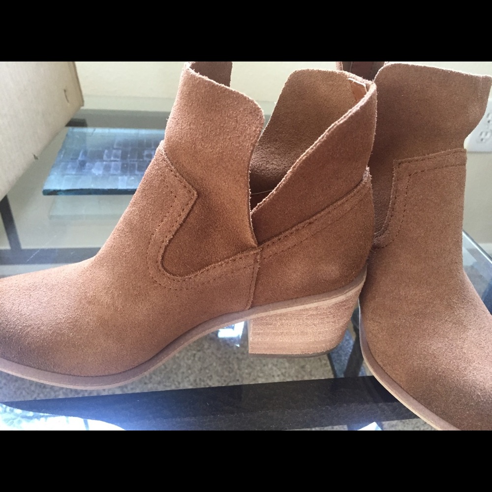 BP. Brice Notched Booties